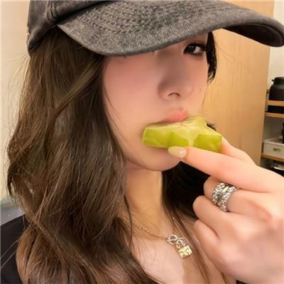 绿宝机密 封面